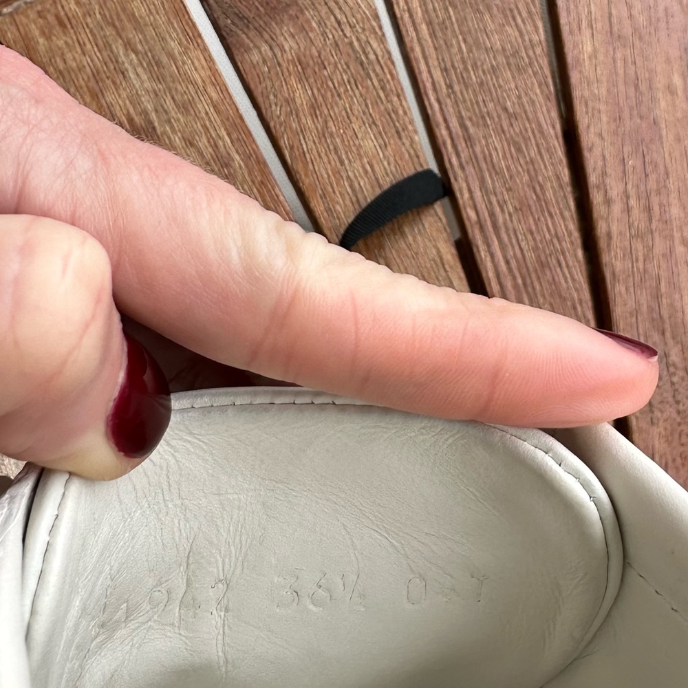 GUCCI WOMEN'S ACE SNEAKER WITH BEE - Picture 5 of 11